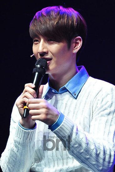 孙浩英已出院在家休养 暂时全面中断演艺活动