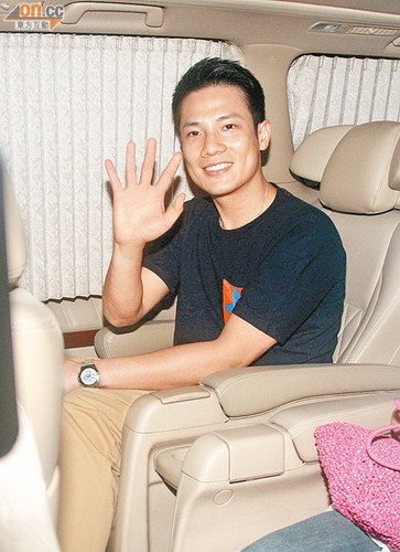 杨千嬅秘密离开医院 丁子高会记者透露搞百日宴