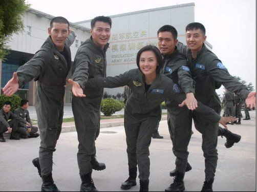 开年戏《第五空间》热播 贺刚激情演绎陆航空