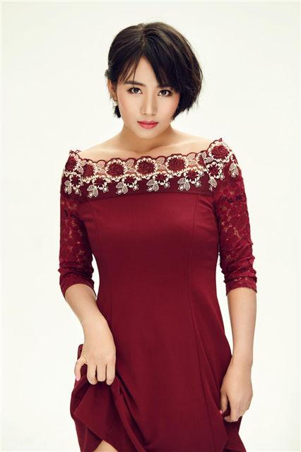 高雅轩也是够拼的 携手范明演绎《温暖的村庄》