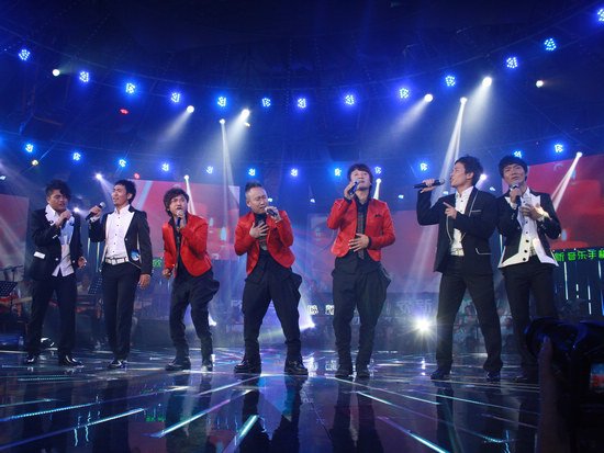 彝人制造不学汪峰 金钟奖携部落组合唱《妈妈