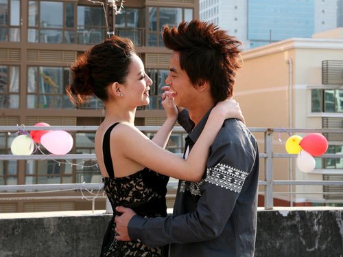 丹妮变妩媚女人+与柯有伦