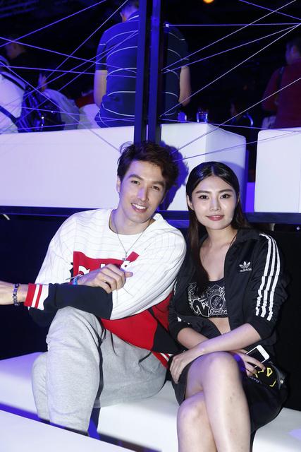 徐冬冬与锦荣合影