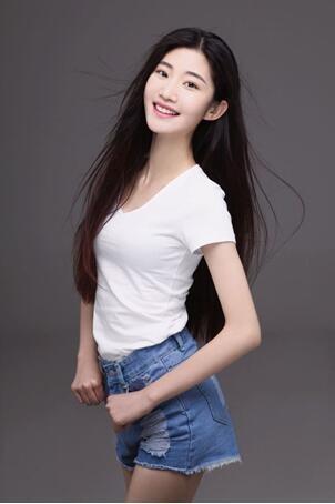 《御天神帝》女演员曝光 深大校花曾与范范合唱