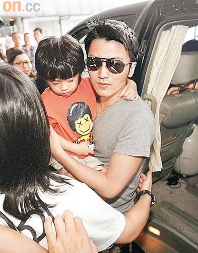 张柏芝生日霆锋闭门庆祝 柏芝妈指报道断章取义【图】