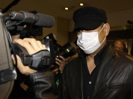 男星松平健妻子松本友上吊自杀疑因丧母受打击 娱乐 腾讯网