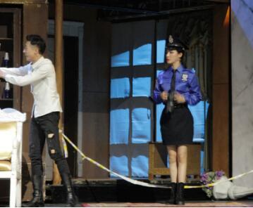 赵雨菁首演开心麻花话剧《二维码杀手》