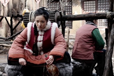 《战火2》热播收视飙升 王妍苏<em>关东女匪</em>接地气