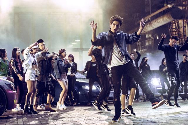 鹿晗《有点儿意思》MV上线 “未来少年”展舞姿