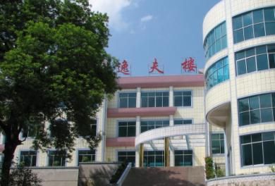 邵逸夫捐4888个校舍 任导演拍中国首部有声电影