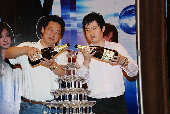 中韩群星演唱会七月举行 安七炫卷土重来献舞