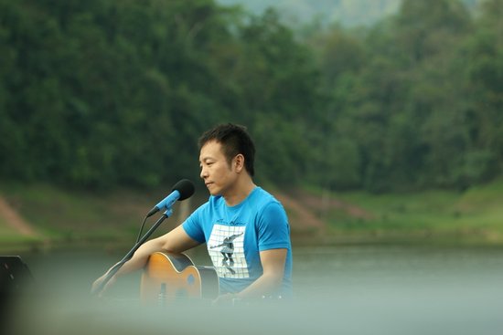 ...回到了最初本真的状态. 成批大型设备的接驳搬运连夜的组装...