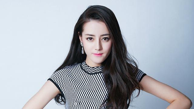 周冬雨郑爽杨紫关晓彤，90后小花正在崛起中