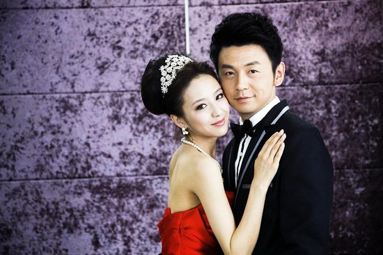 雷佳音佟丽娅拍吻戏 先喊“陈思成对不起”