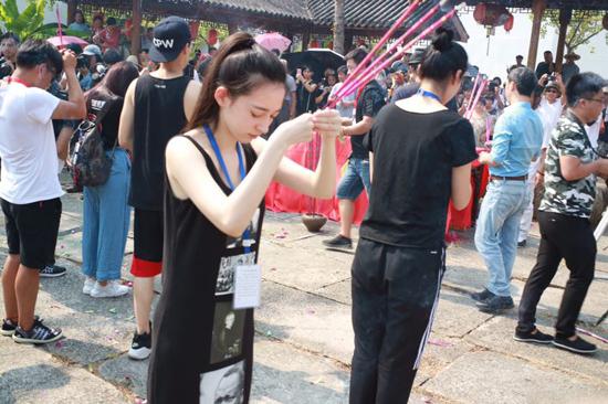 《我们的青春期》开机 康宁尽显青春气息