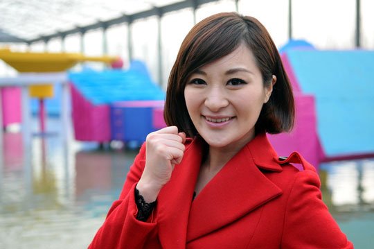 “踩裙门”后方龄亮相《闯关》 求冯小刚关注_金鹰网