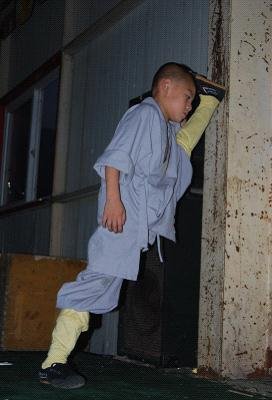 大和尚扬少林 美名  小和尚勤练武守家闹新春_娱