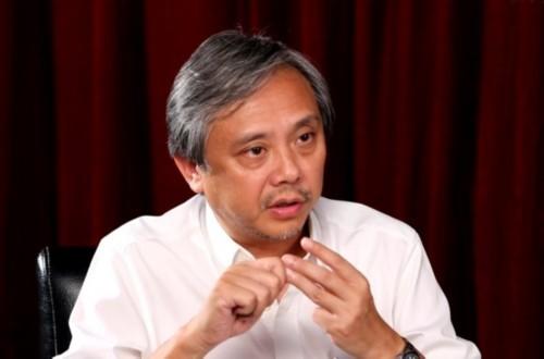  陈嘉上 力挺蔡康永:为何同性恋者要公开宣布_娱