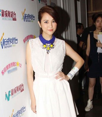 谢安琪月内将跟环球签解约书 将慢慢选择新东