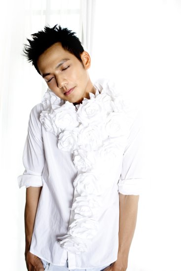 钟汉良最新单曲《有一天我们都会老》首播