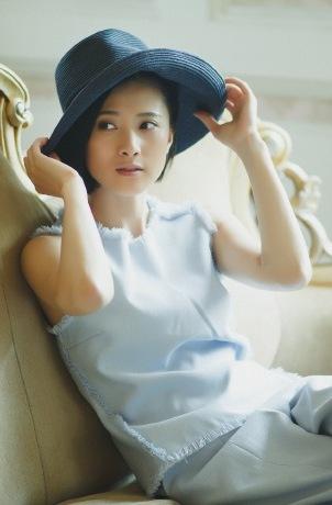 《半步之遥》隋俊波曝光英伦怀旧照 尽显淑女