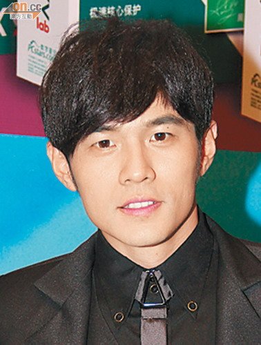 传周杰伦赴英伦向昆凌求婚 经纪人否认传闻