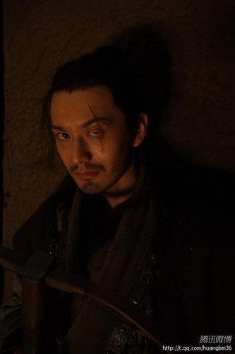 谭飞力挺黄晓明 发微博怒斥网友对其要求过分