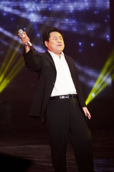 徐沛东做客《歌声传奇》亲自演唱《亚洲雄风》