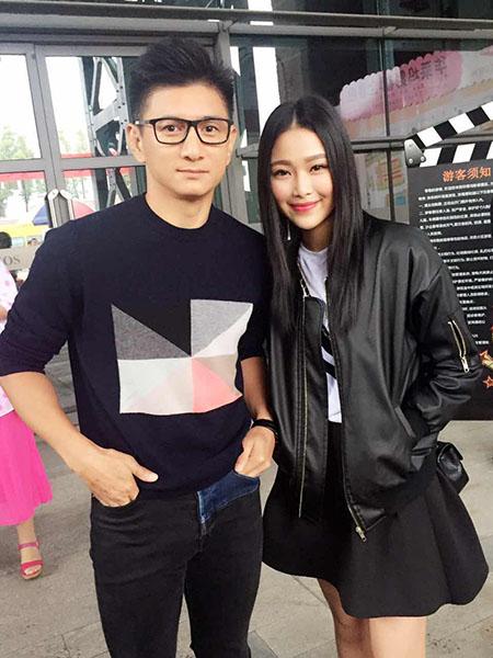 《繁星四月》热拍  蔚雨芯：老板吴奇隆是贵人