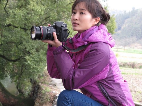 林好变身业余女摄影师
