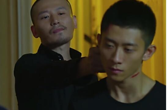 大反派变身 《那年花开》王浩宇饰演大当家