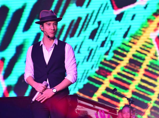 男神王力宏人气压轴  成为QQ音乐盛典最大赢家