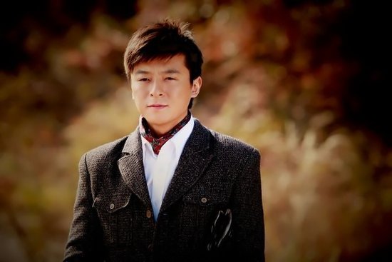 朱雨辰《江湖绝恋》表演到位 博得观众满堂彩