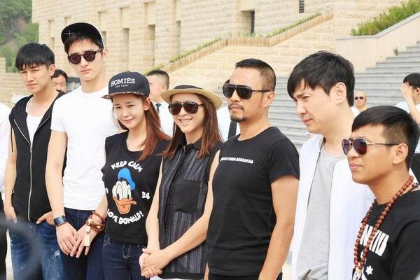 海陆加盟《咱们穿越吧》 献<em>真人处女</em>秀玩命笑