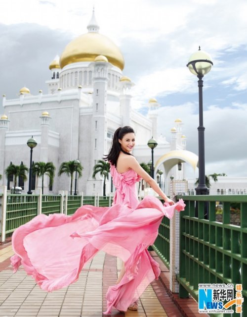 张歆艺封面大片造型惊艳 诠释俏丽粉优雅紫妩媚红_娱乐_腾讯网