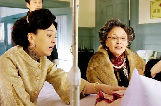 《<em>烽火儿女情</em>》热播 大家长陈莎莉纠结难当-