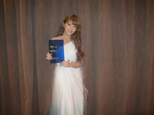 乐华娱乐华语金曲揽八大奖 阿兰获杰出华人歌手