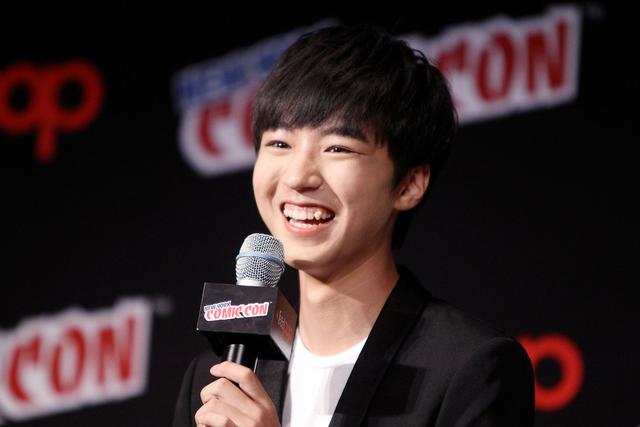 《长城》发预告 张艺谋美国粉丝比呆萌的都疯狂