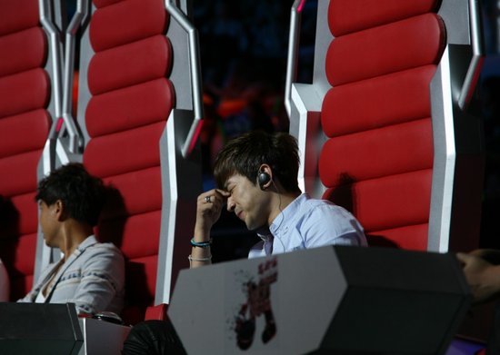 《声动亚洲》语言不通成问题 李珉宇靠表情抢戏