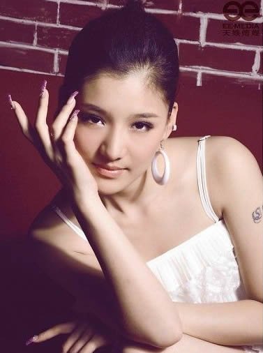 陆翊<em>快女</em>比赛遭<em>淘汰</em>率先出演青春态度网络电影