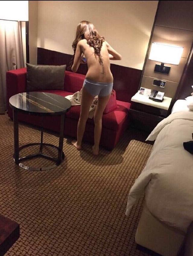 网曝王宝强亲自“捉奸” 疑似马蓉被抓照曝光