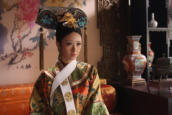 《甄嬛传》开播 蒋欣气势凌人不惧皇后蔡少芬