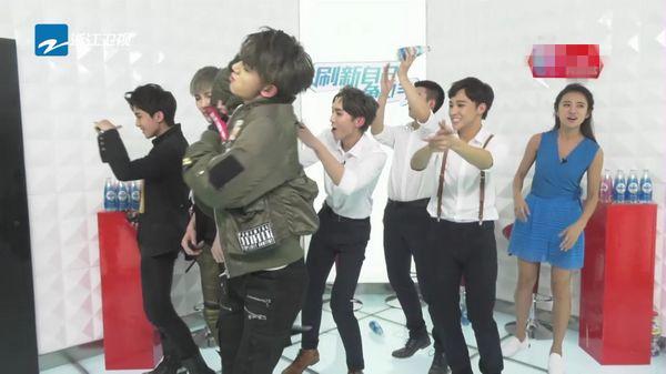 《燃少》临场改赛制 李宇春：音乐人时代将临