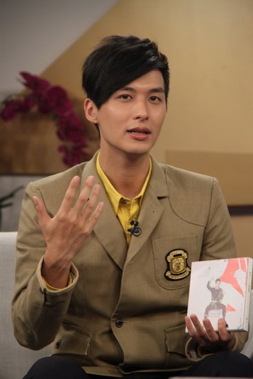 严爵做客即兴表演B-BOX 女友要懂我的冷幽默