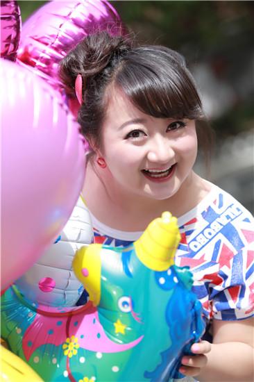 臧洪娜《封神英雄 网友跪求"花花"做老婆