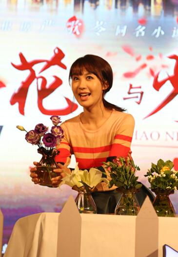李菲儿加盟剧版《花儿与少年》 赞许晴似少女