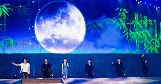 新七小福武术节会群英 献唱《不老的月亮》