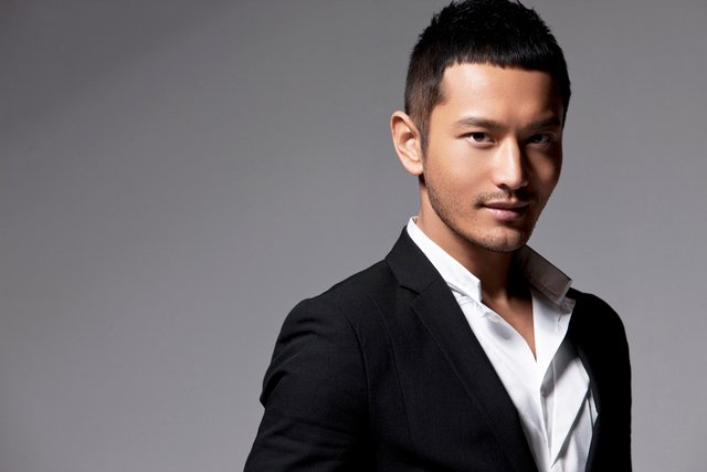 苏有朋加盟东方卫视跨年赵薇或牵手黄晓明_娱乐_腾讯网