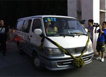 灵车运送遗体