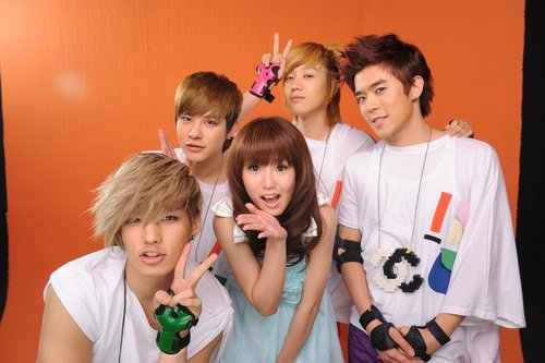 郭书瑶与韩国师弟F.CUZ拍MV 化身维纳斯女神